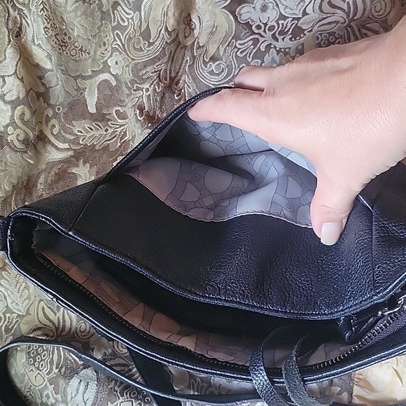 Studded leather crossbody - Picture 5 of 6